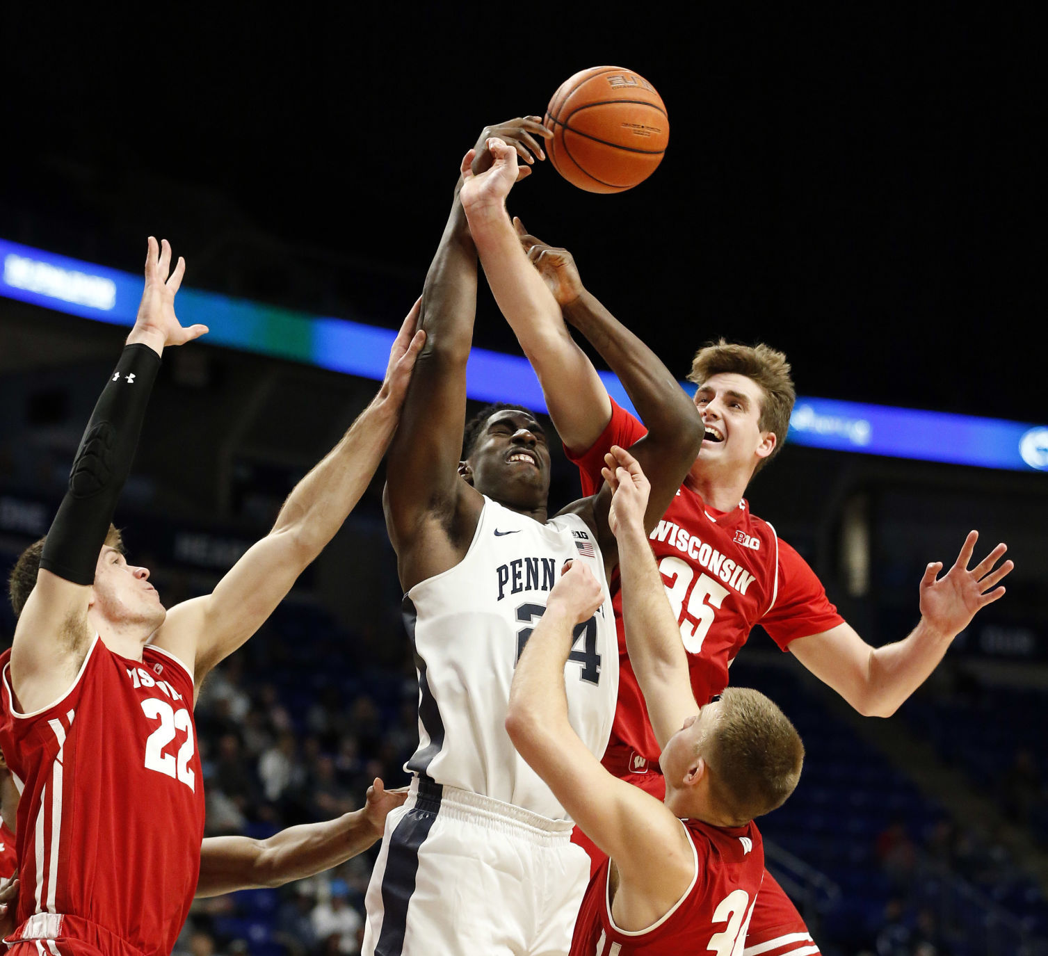 Badgers 71, Nittany Lions 52